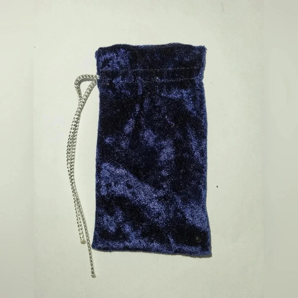Navy  blue velour pouch - Picture 2 of 4